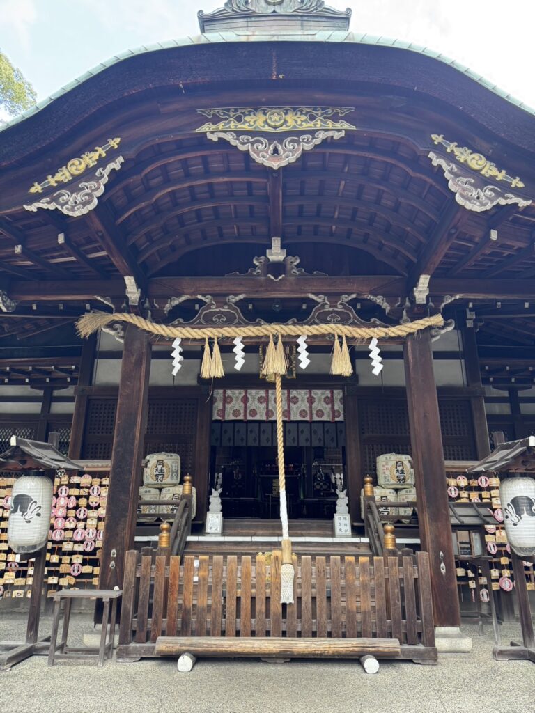 岡崎神社の本殿